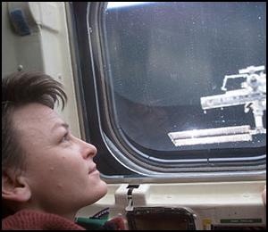 Peggy Whitson blickt auf die ISS zurück